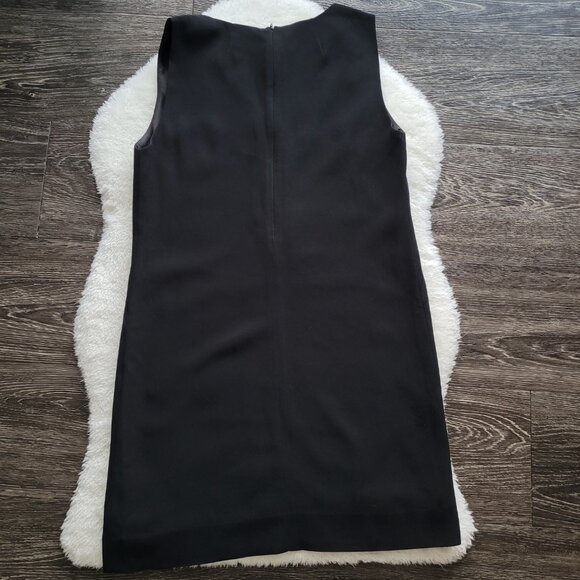 Aritzia T. Babaton Split Neck Shift Dress in Black Sz 4 - Picture 3 of 8